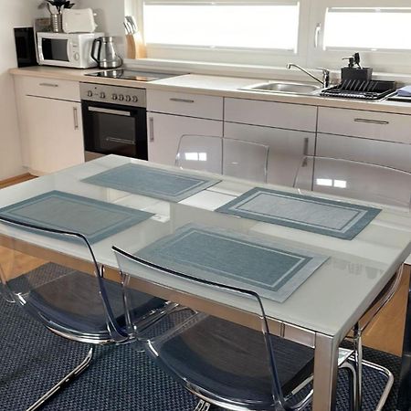 2 Bedroom Apartment Next To Metro U1 And Garage Parking Viena Exterior foto