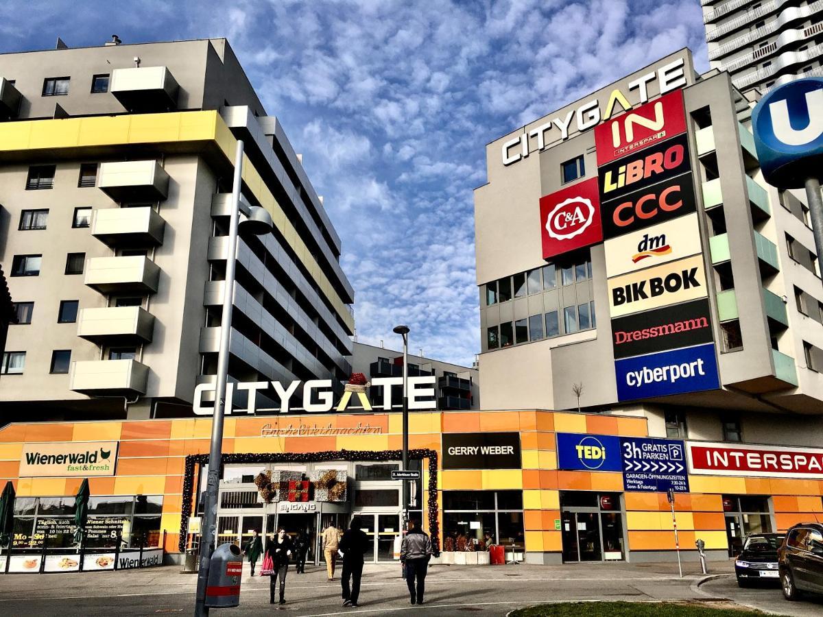 2 Bedroom Apartment Next To Metro U1 And Garage Parking Viena Exterior foto
